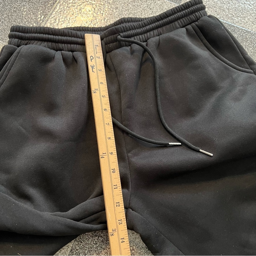 Women's Black Wide-Leg Cargo Joggers - XL - Picture 5 of 9
